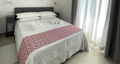 Guest House 'Grazia Deledda' with Shared Terrace, Wi-Fi and Air Conditioning