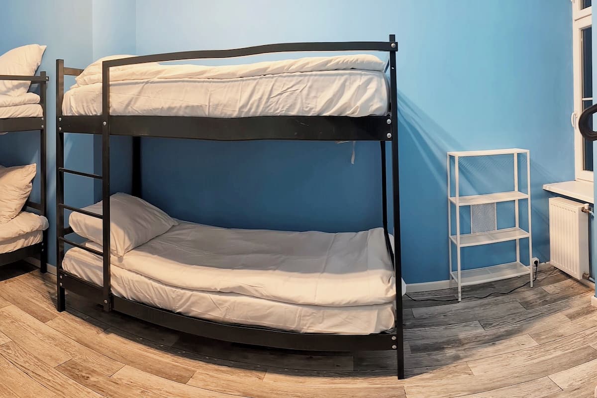 Dormitorio compartido Confort, dormitorio mixto | Cortinas blackout, tabla de planchar con plancha y wifi gratis