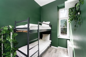 Comfort Shared Dormitory, Women only | Blackout curtains, iron/ironing board, free WiFi - RPG Hostel (Kraków)