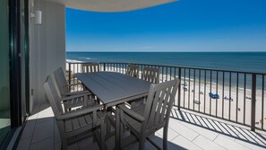 Condo, 3 phòng ngủ | Khu ẩm thực ngoài trời