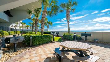 Apartment, 3 Schlafzimmer | Speisen im Freien