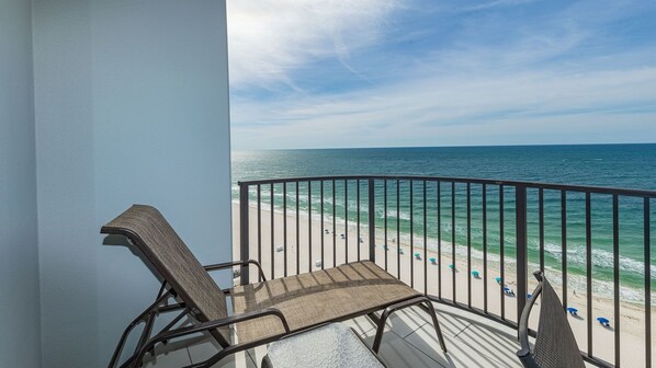 Condo, 2 Bedrooms | Property grounds