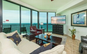 Condo, 2 Bedrooms | Living area