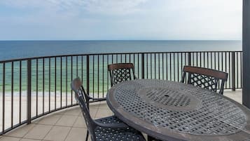 Condo, 3 Bedrooms | Outdoor dining