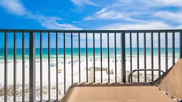 Condo, 3 Bedrooms | Property grounds