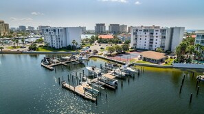 Appart'hôtel, 2 chambres | Port de plaisance