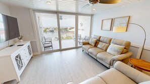 Condo, 2 chambres | Aire de séjour