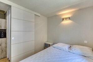 2 bedrooms