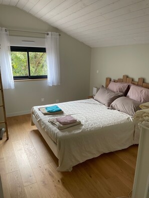 3 chambres, fer et planche à repasser, lit parapluie, Wi-Fi gratuit