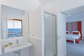 Deluxe Double or Twin Room, Sea View | In-room safe, iron/ironing board, free WiFi