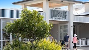 Exterior detail - Sea Gaze 4 - With Remarkable Ocean Views (KINGSCLIFF)