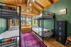 3 Schlafzimmer, Schreibtisch, kostenloses WLAN, Bettwäsche