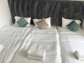 1 habitación, tabla de planchar con plancha, wifi y ropa de cama