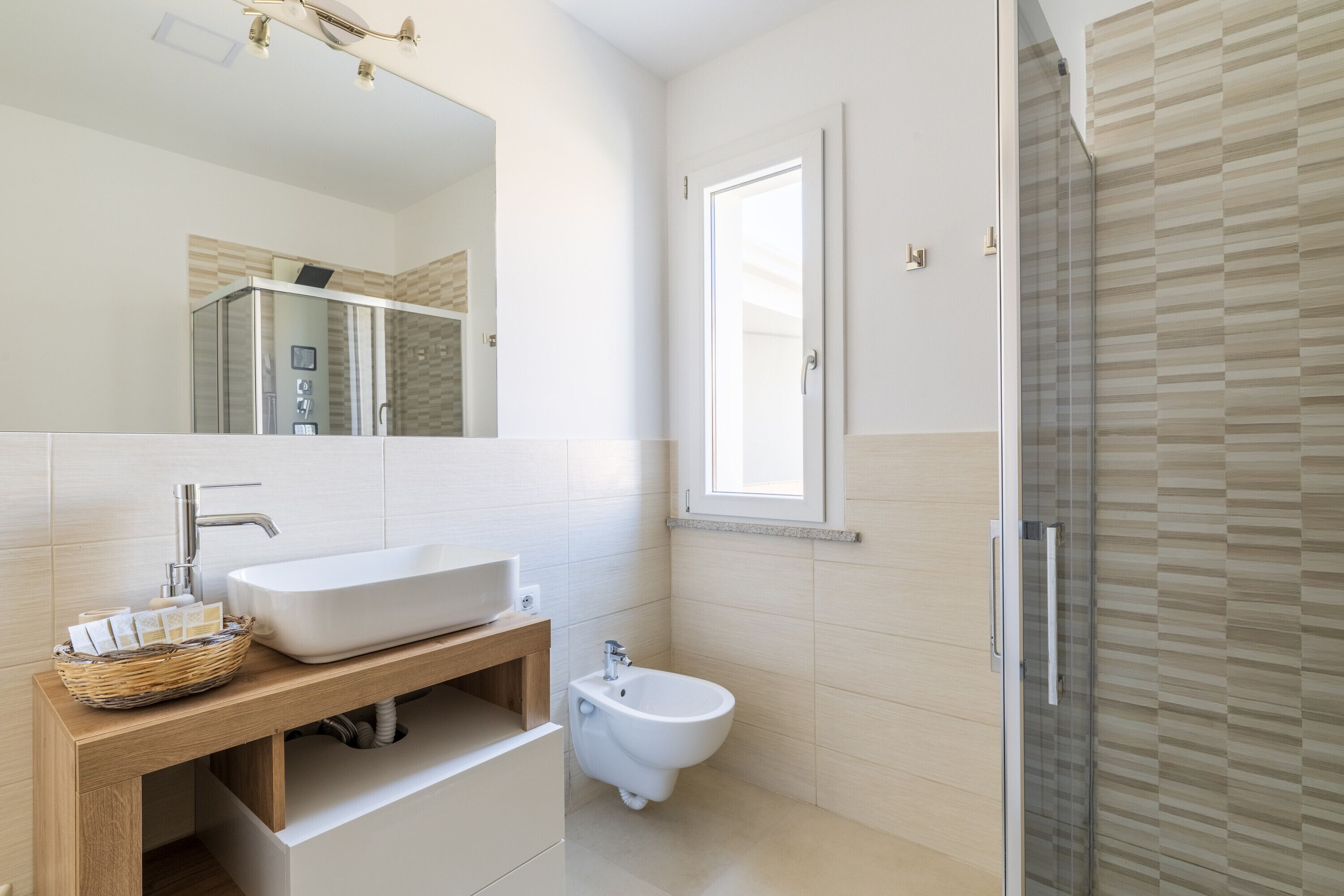 Douche, serviettes fournies