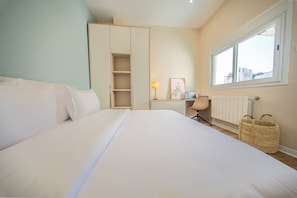 2 chambres, fer et planche à repasser, Wi-Fi, draps fournis