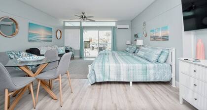 Beachfront Condo 123 in Downtown Cedar Key