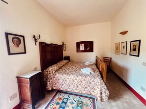 2 habitaciones, tabla de planchar con plancha y wifi gratis 