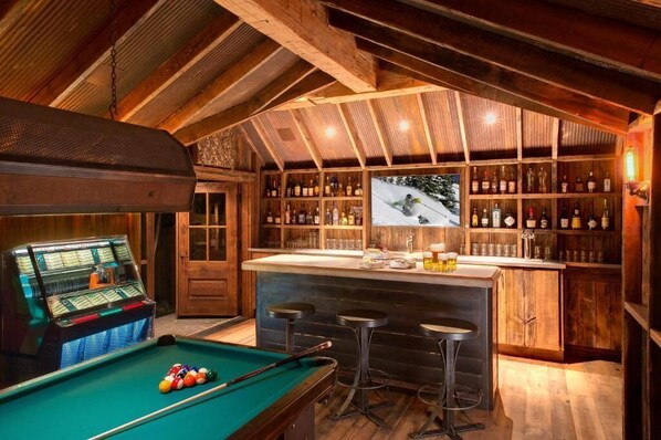 Bar (on property) - Eleven Sopris House (Crested Butte)