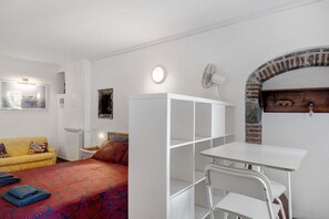 1 makuuhuone, silitysrauta/-lauta, Wi-Fi, vuodevaatteet