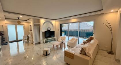 Casa de vacaciones 'Standing, 4 Suites Avec Sdb' con vistas a la montaña y Wi-Fi