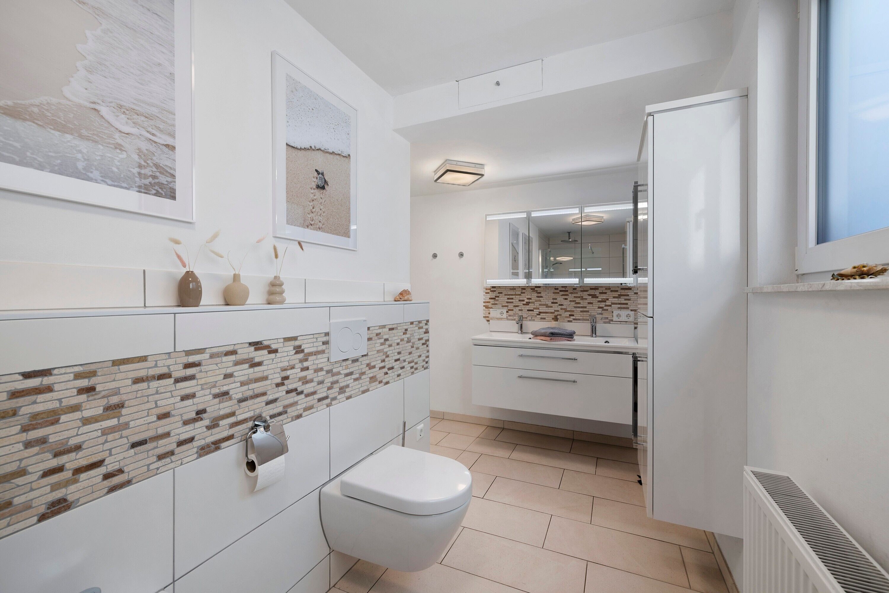 Een douche, een haardroger, handdoeken