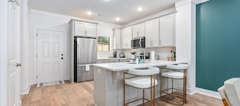 NEW! Rooted In Auburn - 2BR/2.5BA Townhome 1.5 miles from AU campus!