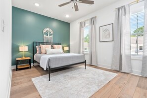 2 habitaciones, tabla de planchar con plancha, cuna de viaje y wifi 