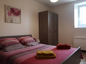 2 Schlafzimmer, Bügeleisen/Bügelbrett, WLAN, Bettwäsche