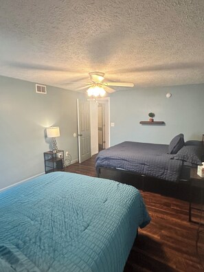 5 bedrooms, travel crib, free WiFi, bed sheets