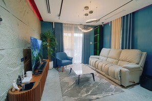 Smart TV - Executive 2-bedroom condo in Subic Bay Freeport Zone (Subic Bay Freeport Zone)