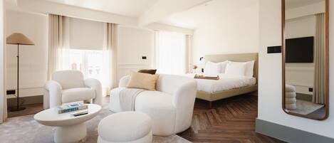 1 bedroom, desk, iron/ironing board, WiFi