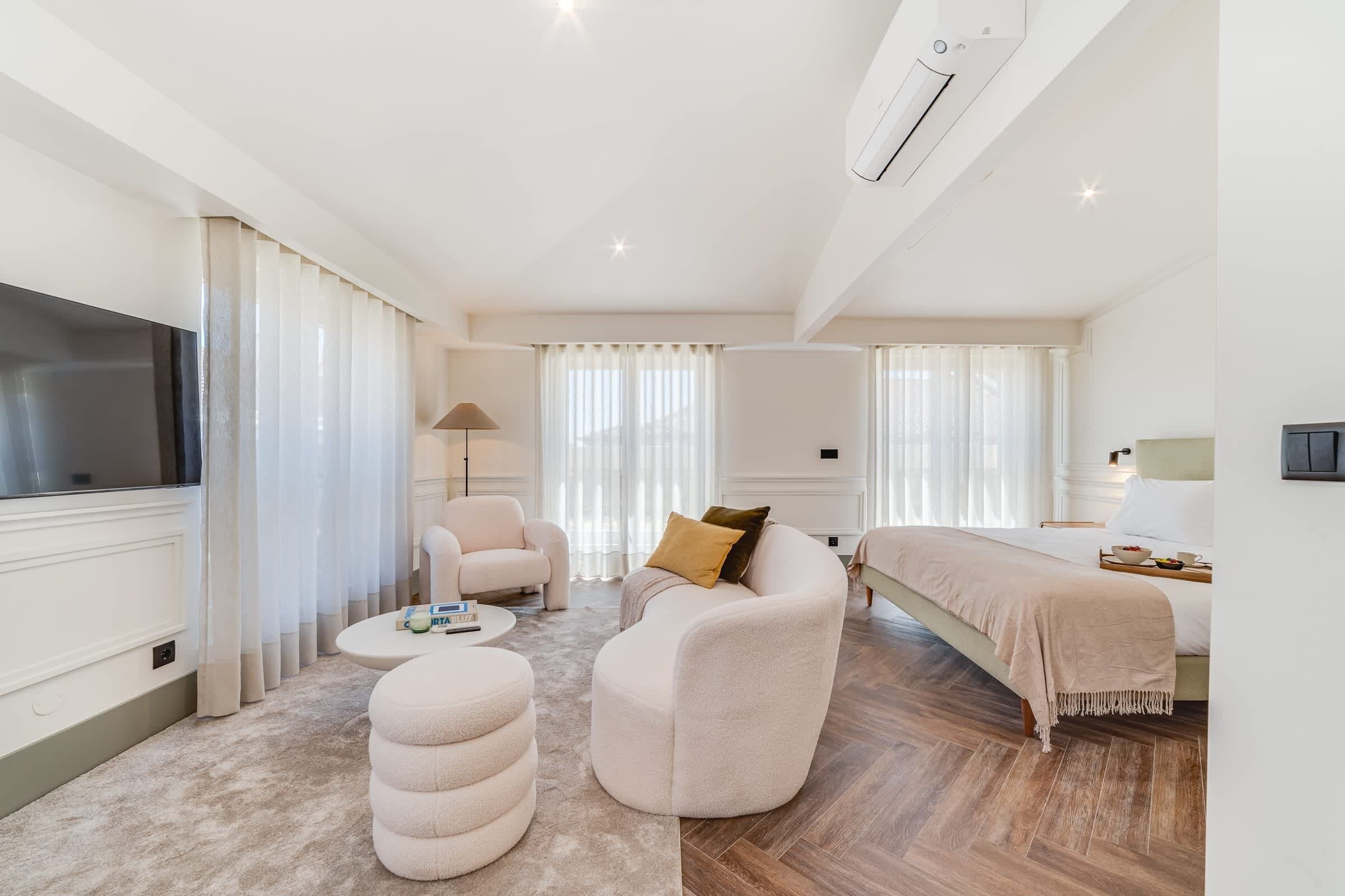 1 bedroom, desk, iron/ironing board, WiFi