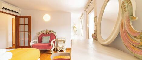 1 camera, una scrivania, ferro/asse da stiro, Wi-Fi