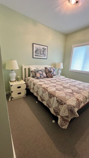 2 bedrooms, iron/ironing board, WiFi, bed sheets - Stunning views of Lincoln Peak, 2-bedroom townhome at Sugarbush (Warren)