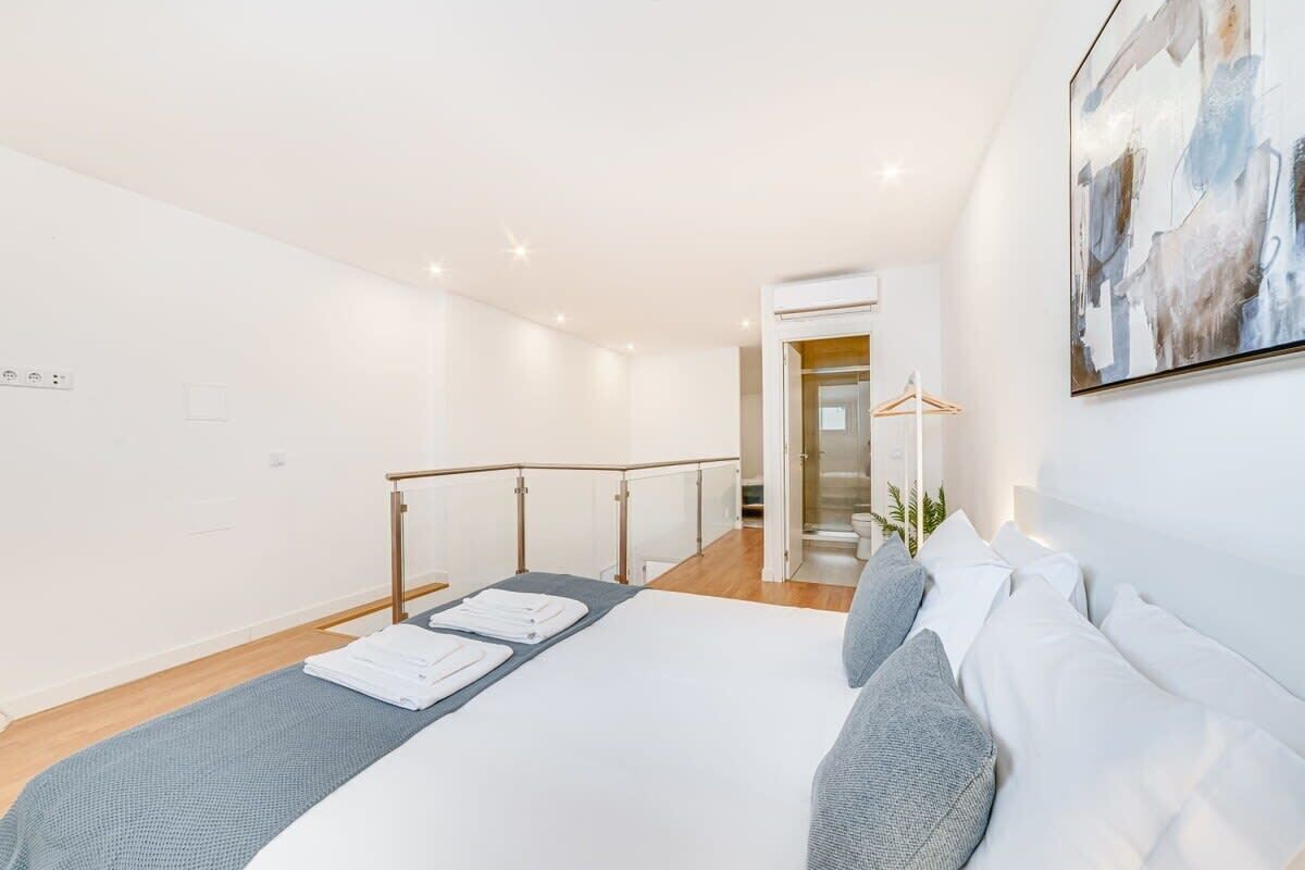 3 habitaciones, escritorio, tabla de planchar con plancha y wifi 