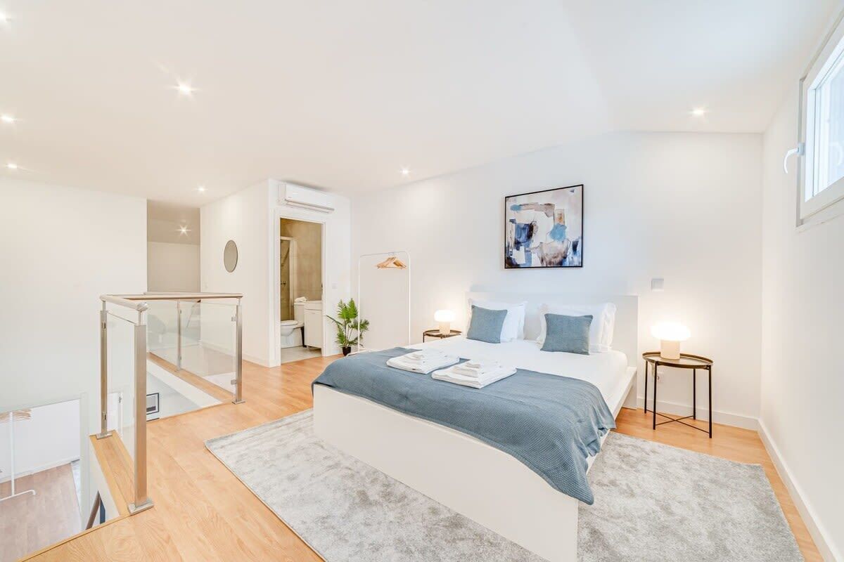 3 habitaciones, escritorio, tabla de planchar con plancha y wifi 