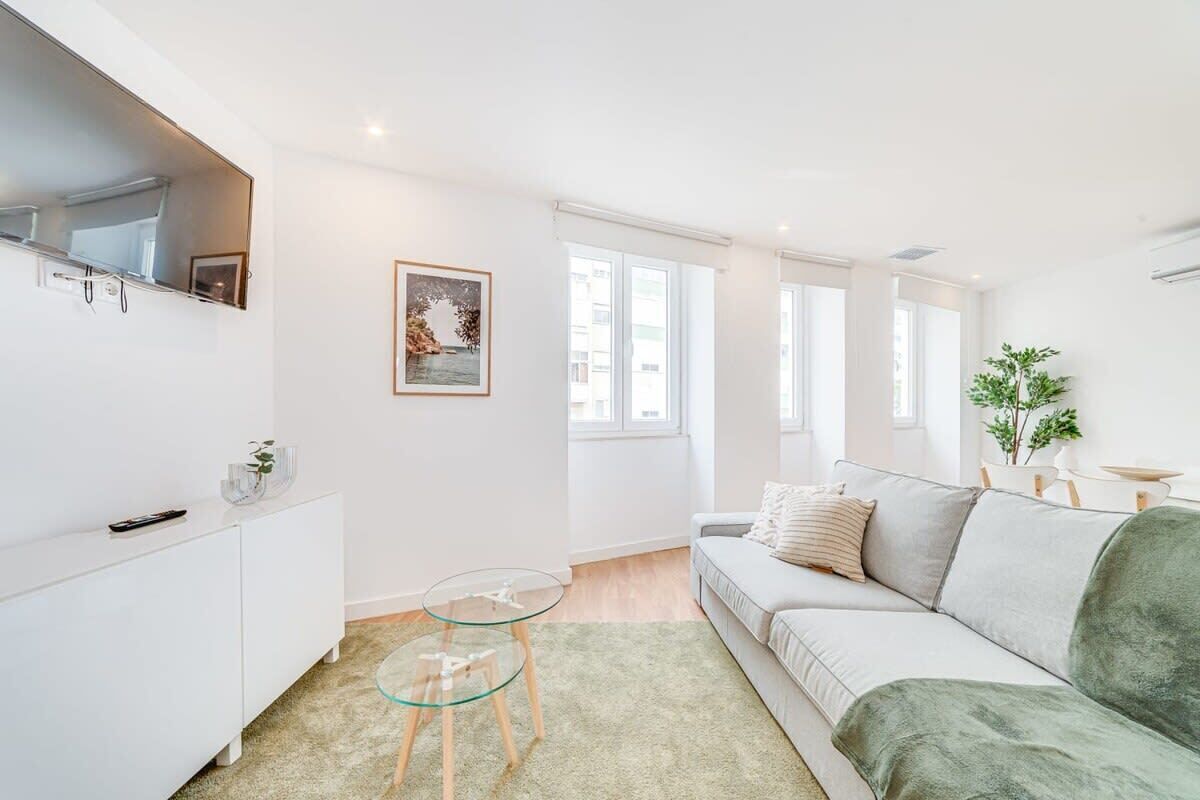 Televisión y oficina 