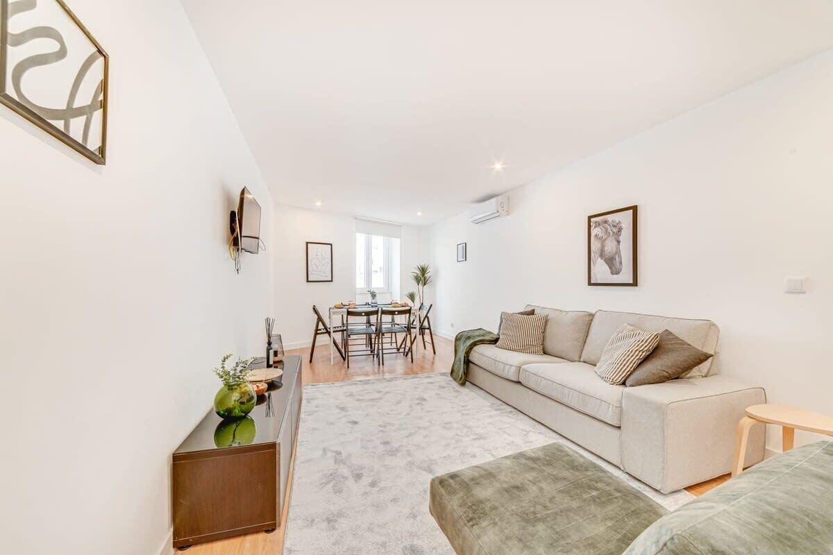 Televisión y oficina 