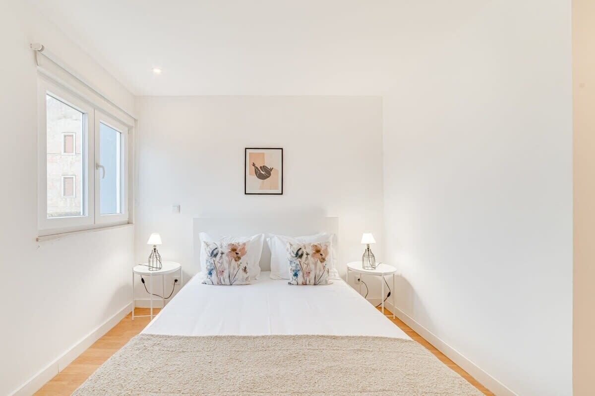 2 habitaciones, escritorio, tabla de planchar con plancha y wifi 