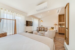 1 bedroom, desk, iron/ironing board, WiFi