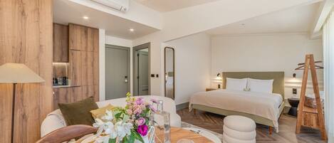 1 bedroom, desk, iron/ironing board, WiFi