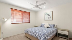 3 bedrooms, WiFi, bed sheets - Island View Unit 3 Bulcock Beach QLD (Caloundra)