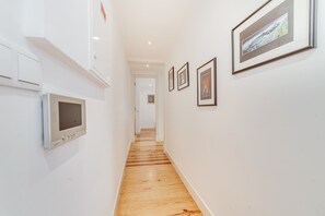 Interior - Central & Spacious 2 Bedroom Apartment (Lisboa)