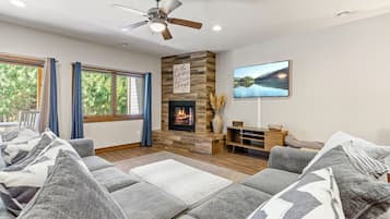 智能电视、壁炉