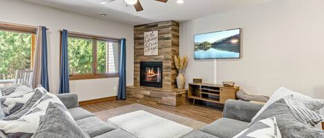 スマートテレビ、暖炉