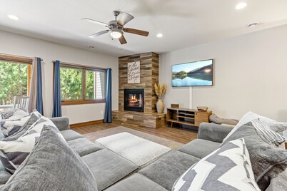 Hot Tub |Pool| Fireplace | Crosslake 822