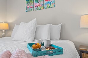 Family Townhome, Pool View - The Pink Flamingo by Book That Condo (Panama City Beach)