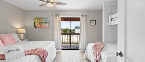 Family Townhome, Pool View