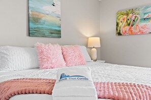 Family Townhome, Pool View - The Pink Flamingo by Book That Condo (Panama City Beach)