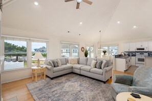 Smart TV, fireplace, table tennis